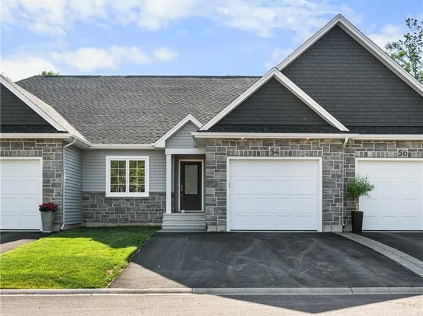 59 Rosenburg St, Moncton, NB E1G 6E9