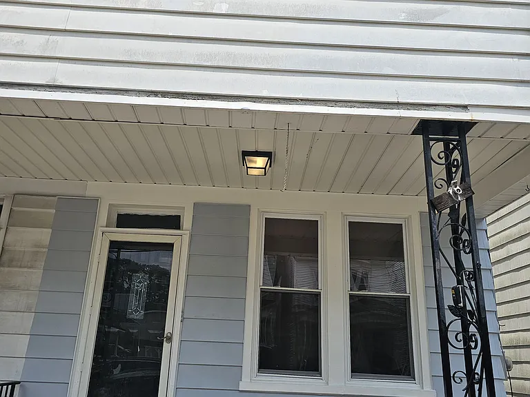 107 Paxson Ave — Photo 1
