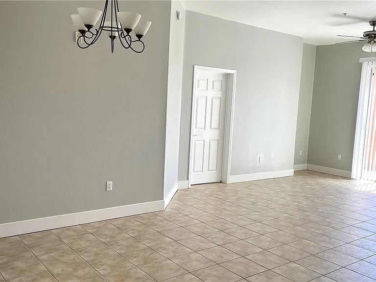 19 E Agate Ave #502 — Photo 8