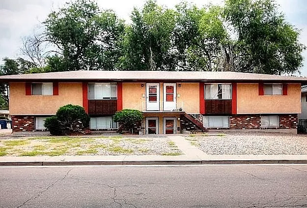 1667 Moore Ave