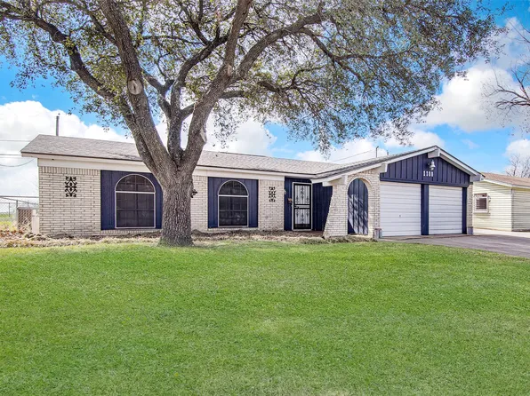 1300 Limerick Dr, Fort Worth, TX 76134