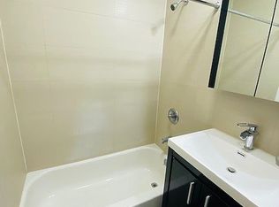 601 10th Ave APT 3, New York, NY 10036