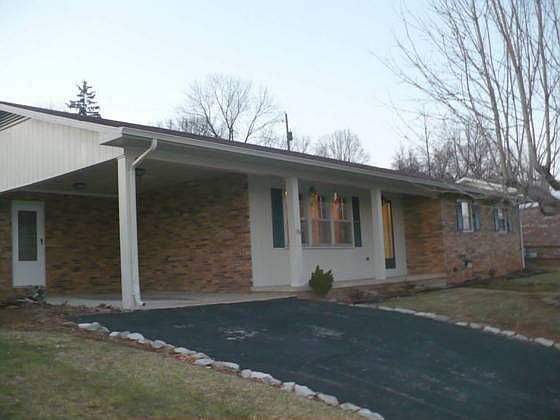 1st image of 936 Lane Dr