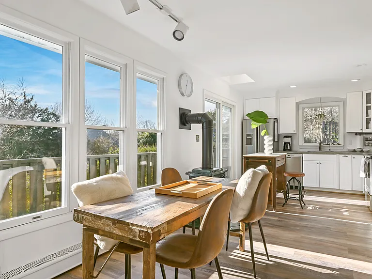 75 Bryan Rd — Photo 11