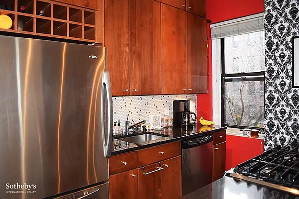 Rented by Sotheby's International Realty | media 18