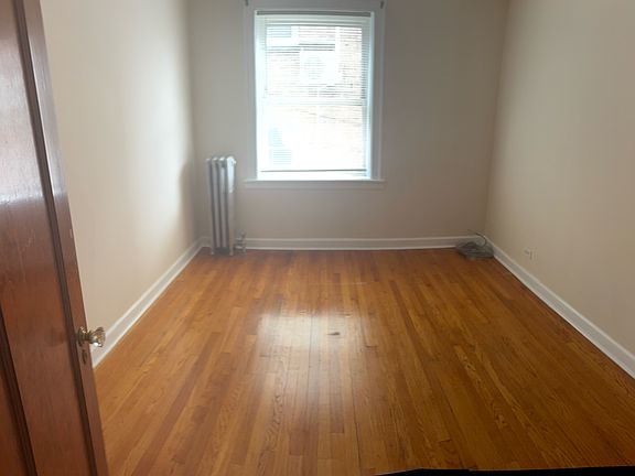 3rd image of 2625 W Farragut Ave APT 1B