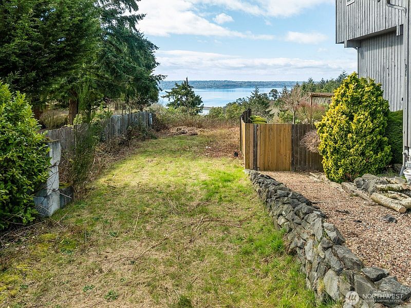 3rd image of 3810 Browns Point Boulevard NE