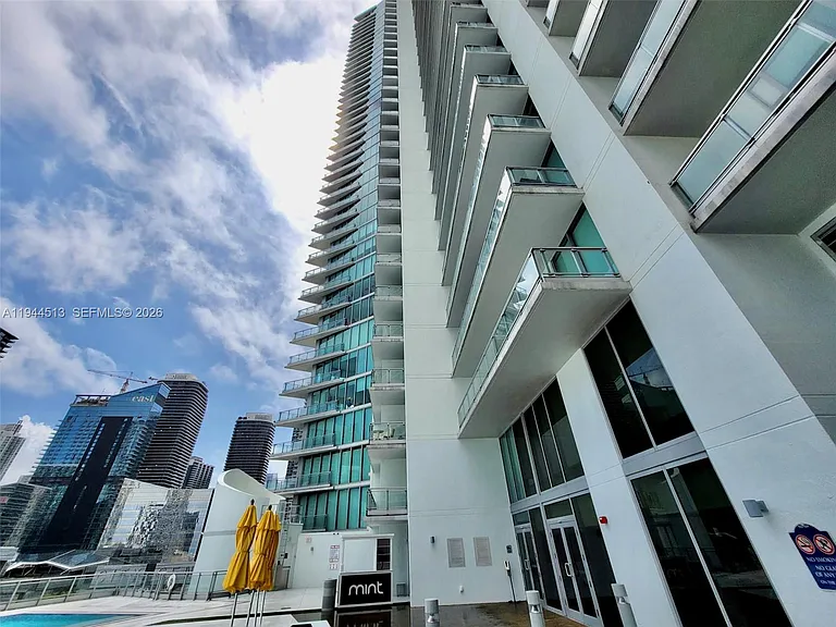 92 SW 3rd St #1808 — Photo 24