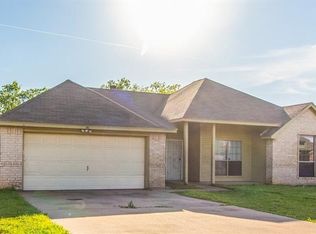301 Dupont Cir, Fort Worth, TX 76134