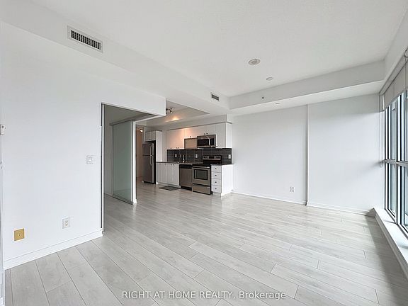 5th image of 150 E Liberty St #2804