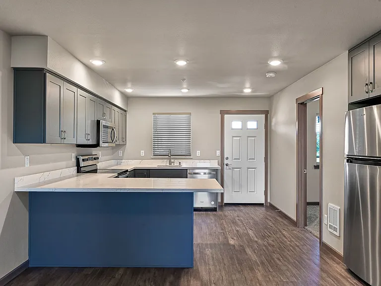 515 Telegraph Rd — Photo 4