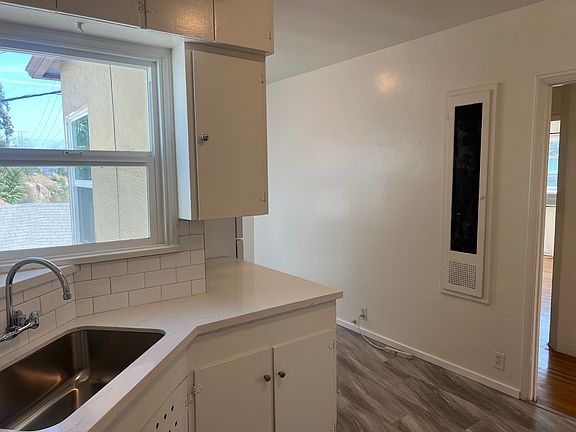 4th image of 2601 Locksley Pl #26011/2