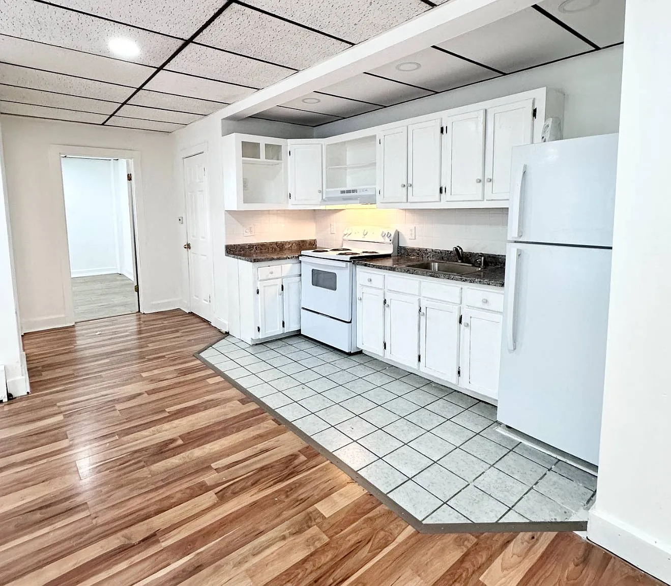 2 bed, 1.0 bath, $1,300 — Photo 4