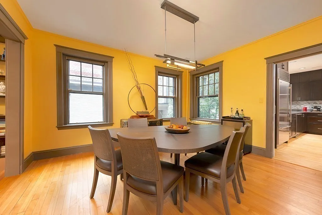 2 bed, 1040 sqft, $3,650 — Photo 2