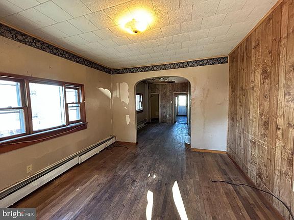 5th image of 123 W Montgomery St