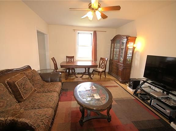 2nd image of 445 Gramatan Ave