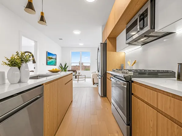 649 38th Street image 5 of 28