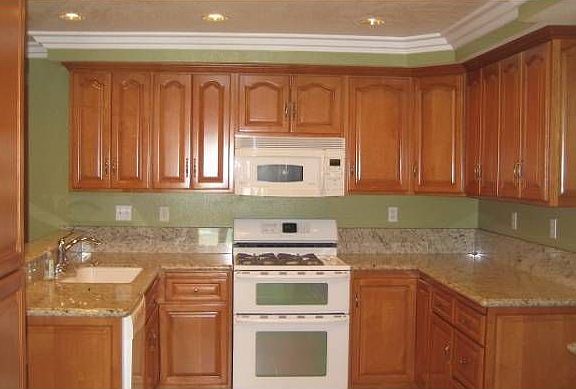 Custom Kitchen w/Granite