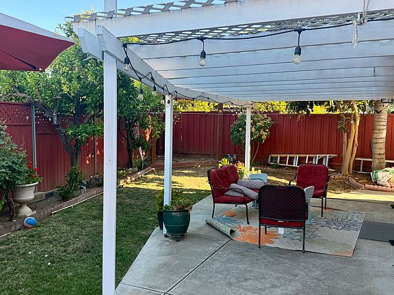 5th image of 752 Vinca Ct