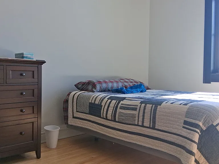 215 N Webster Ave — Photo 5