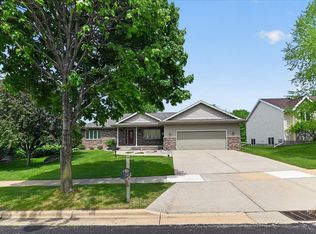 409 Badger Ln, Waunakee, WI 53597
