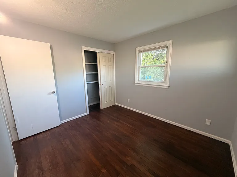 142 Van Buren Ave — Photo 15
