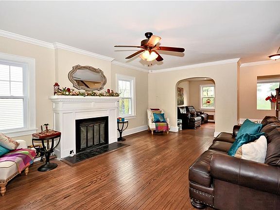 4th image of 219 Lee Ave