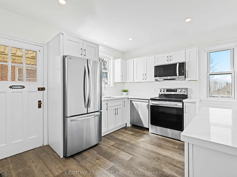 661 Rubidge St — Photo 3