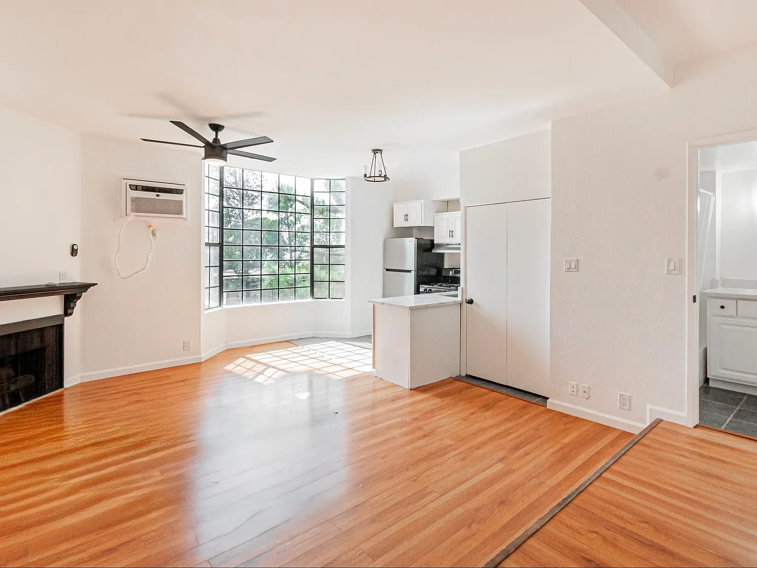 1 bed, 625 sqft, $2,100 — Photo 3