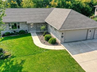 N20W26757 Sawgrass Ln, Pewaukee, WI 53072
