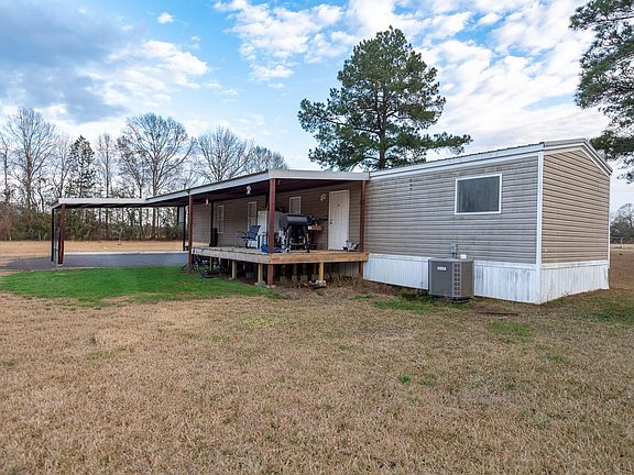 3rd image of 15 Carl Giles Rd