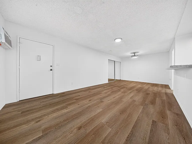 5708 Tujunga Ave — Photo 30