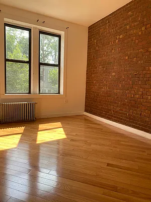 Rented by The Brokerage Group LLC | media 16