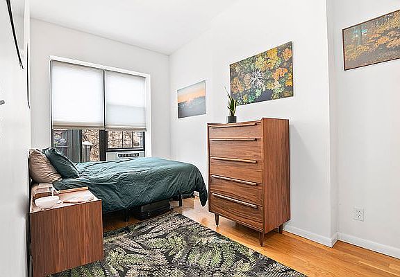 4th image of 661 Park Pl #2
