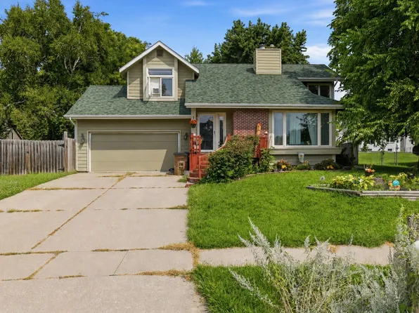 2901 Maple St, West Des Moines, IA 50265