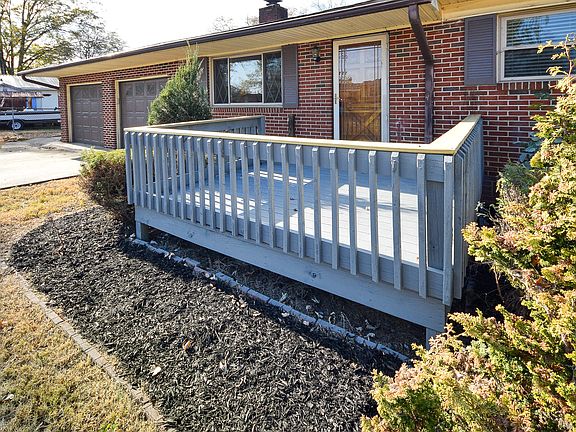 2nd image of 3680 Cross Ln SE