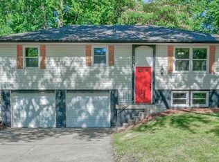 3916 S Crackerneck Rd, Independence, MO 64055