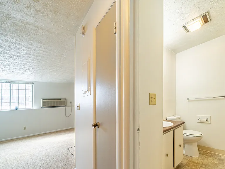 Viking Apartments and Townhomes — Photo 20