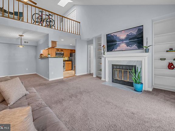 4th image of 2233 Lovedale Ln APT L