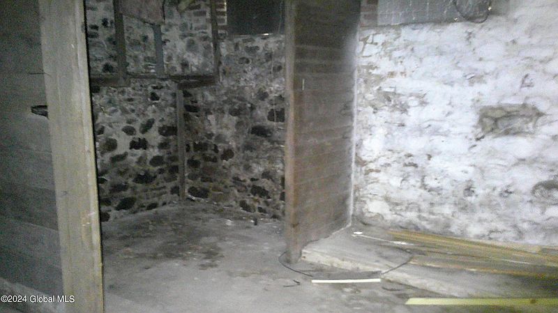 4th image of 64 Spring Street
