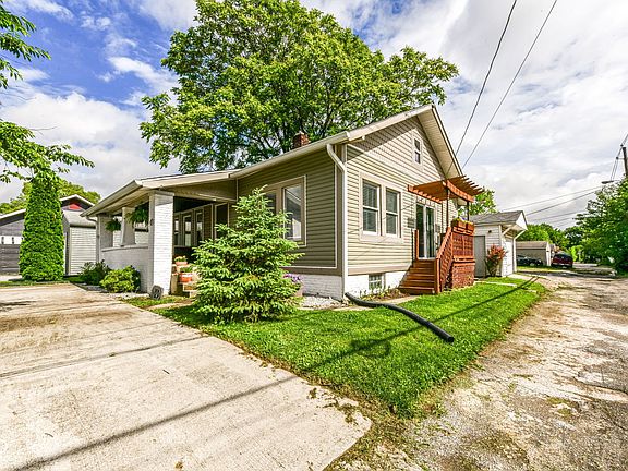 3rd image of 5075 E Walnut St
