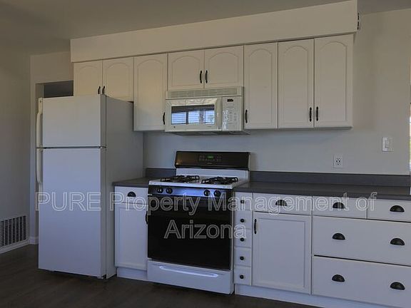 4th image of 1734 W 5th Pl