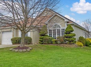 3 Dexter Ln, Jackson, NJ 08527