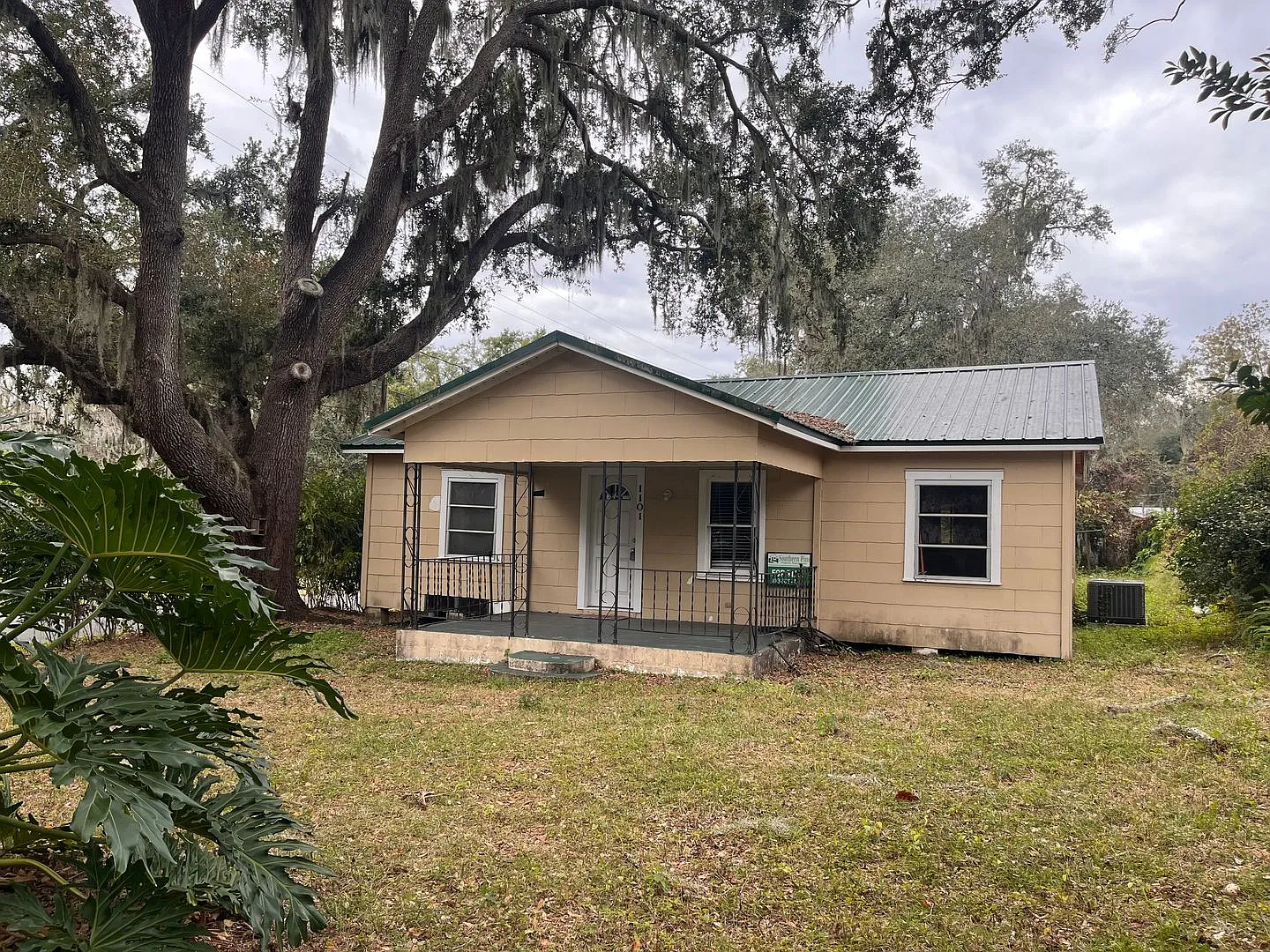 1101 N. Burton Street- 2 Bed, 1 Bath Home for Rent — Photo 1