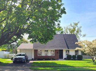 67 Cleft Rock Rd, Levittown, PA 19057