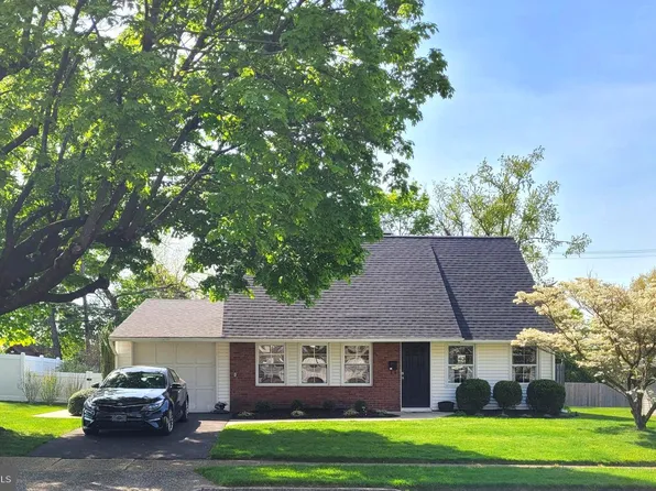 67 Cleft Rock Rd, Levittown, PA 19057