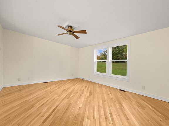 4th image of 19 Aberdeen Dr