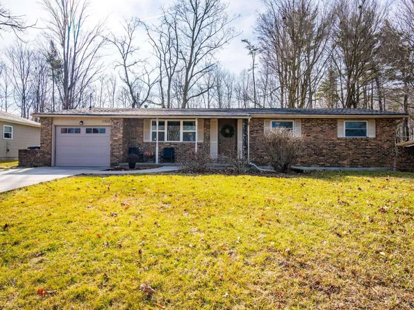 2306 Deer Cv, Fort Wayne, IN 46815