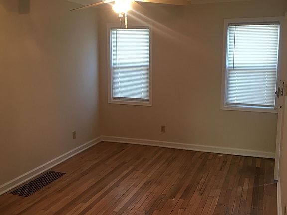 5th image of 3527 Burt St #1