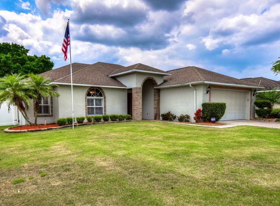 2334 Towering Oaks